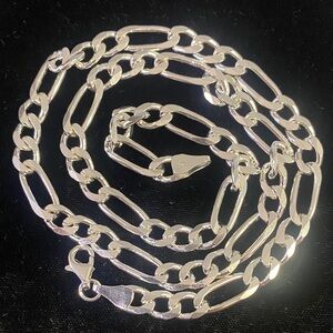 Elegant Silver figuro Chain Necklace